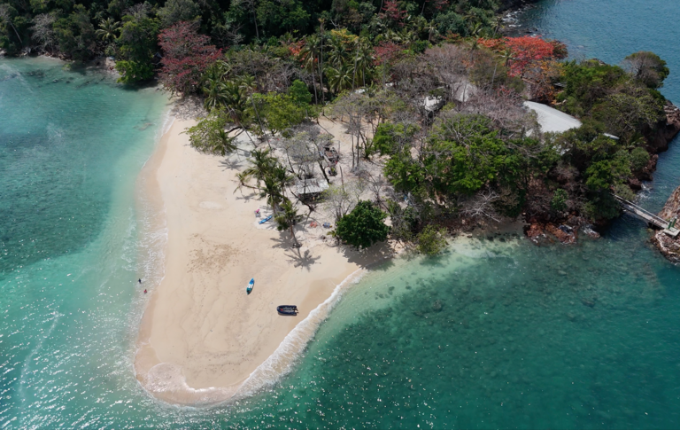 Koh Rayang Island Resort, now closed, has a beautiful spit of land opposite Koh Mak